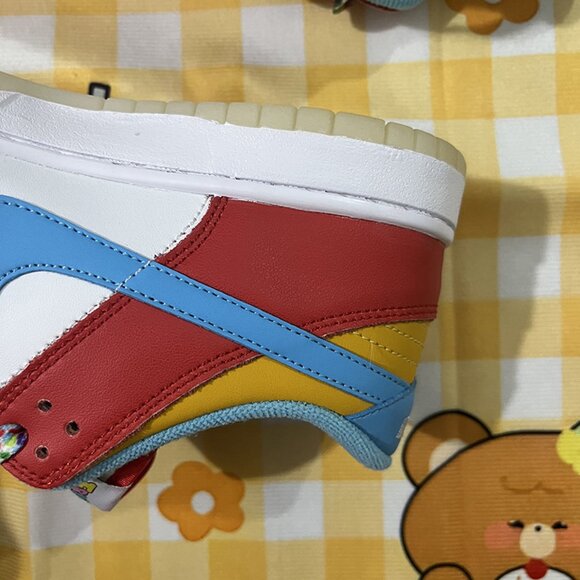 Nike SB Red Sneakers - Picture 4 of 6